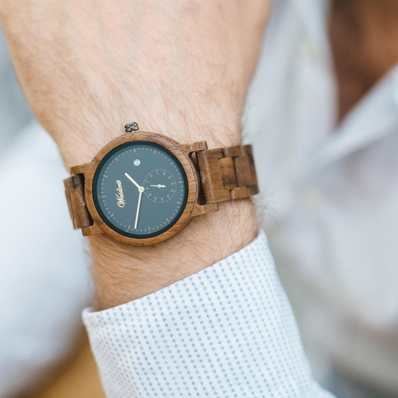 Waidzeit Maximilian Schwarz Holzuhr Walnuss Armbanduhr Männeruhr Holzarmband Geschenk Maximilian Walnuss