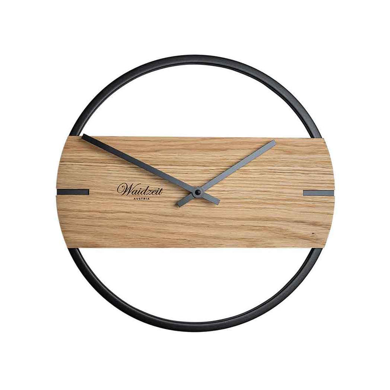 Wanduhr Novum Eiche