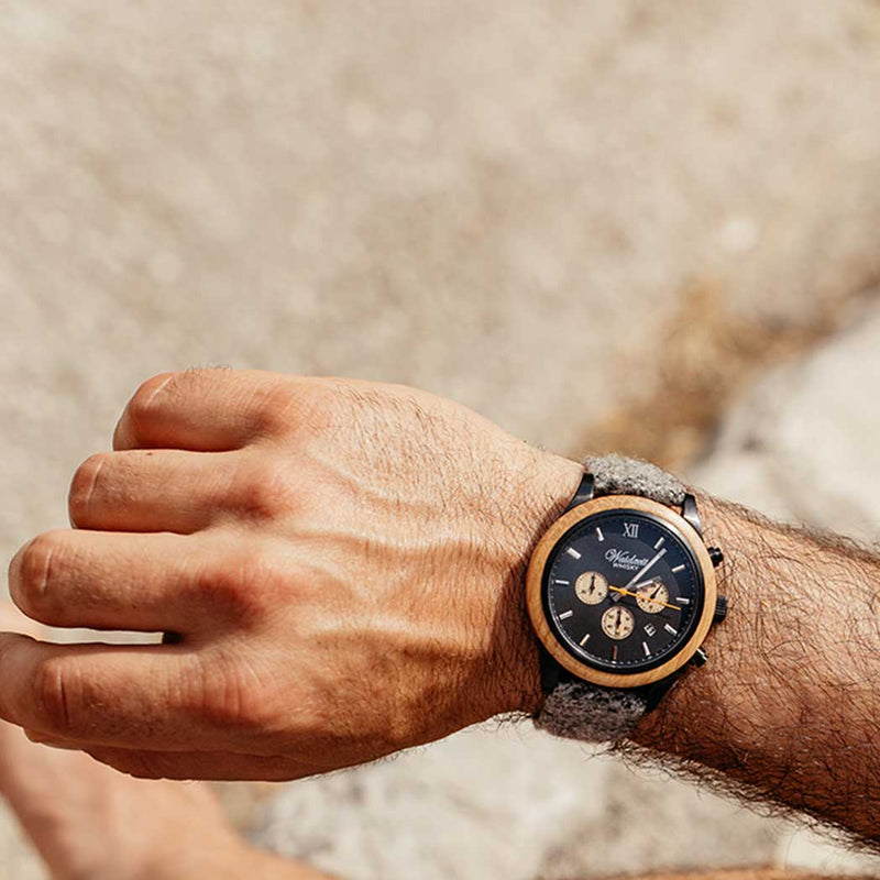 Waidzeit Holzuhr Whiskyuhr Whisky Chronograph Scotts Highland Schwarzes Ziffernblatt Geschenk Männeruhr Holzarmband