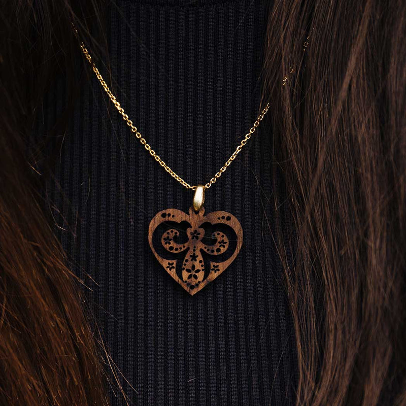 Coeur de Lile Kette Walnuss