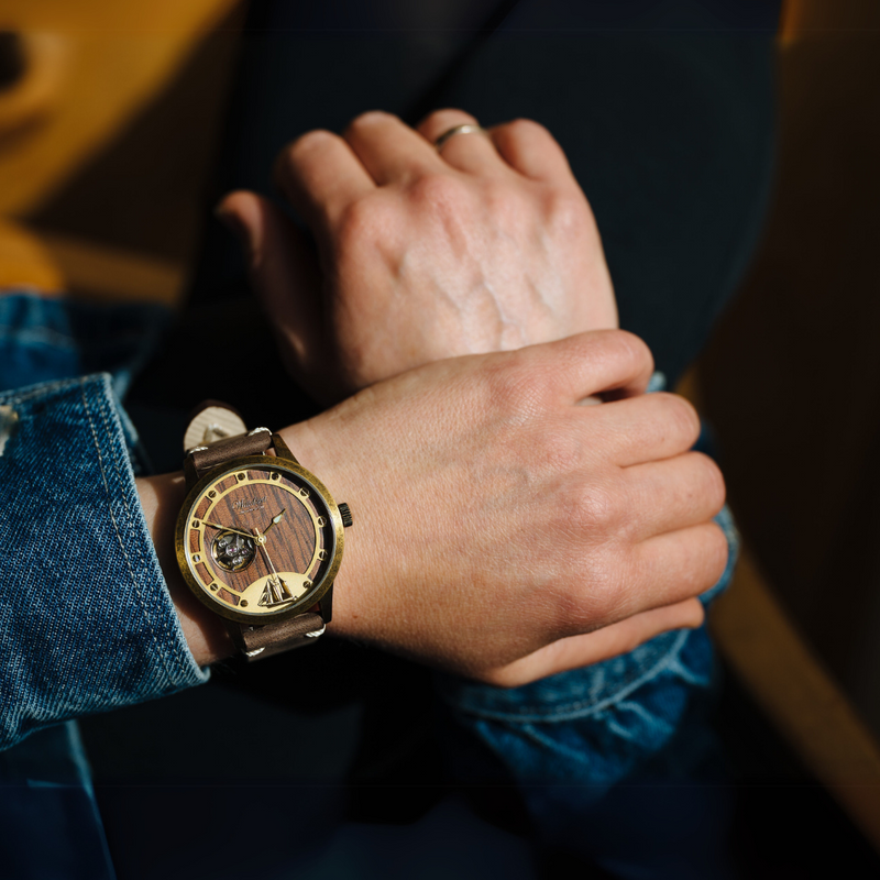 Waidzeit Holzuhr Schiffsholz Zuversicht