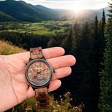 Grimming Armbanduhr aus Walnussholz