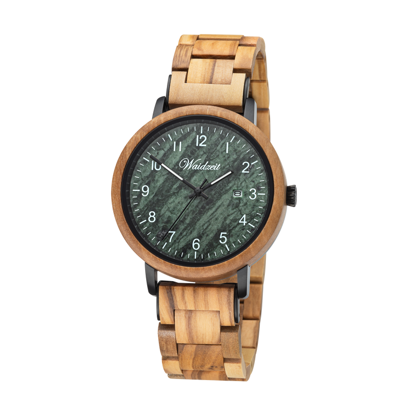 Matthias Herrenuhr mit Holzarmband