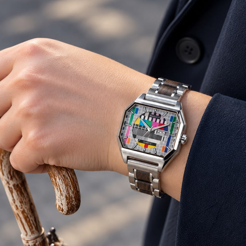 Sendeschluss Armbanduhr Walnuss silber