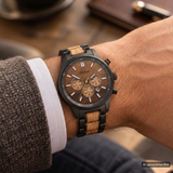 Quadratisches Armbanduhrbild mit dem Hinweis „KI-generiertes Bild“ im Stil der Vorlage