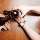 Waidzeit Holzuhr Armbanduhr Bieruhr Bierfass Eichenfass Geschenk Austrian Design nachhaltig Holzarmband Damenuhr Damengeschenk