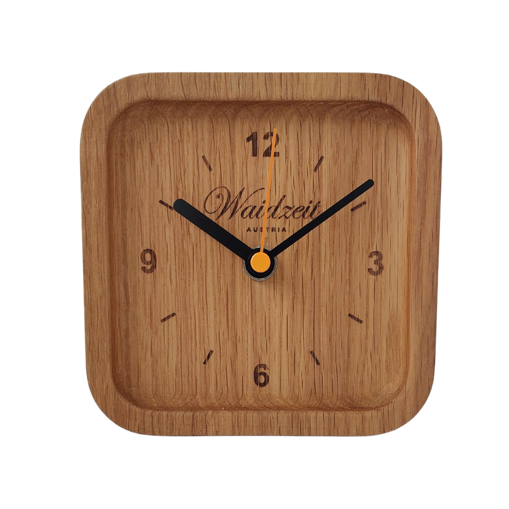 Karlsson Tischuhr Holz Stiluhr Eiche – Waidzeit Austria