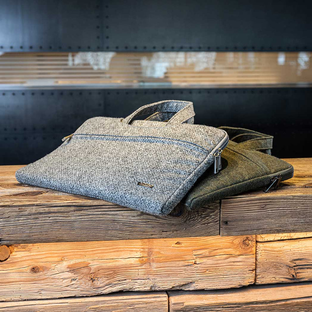 Notebook-Tasche Gottlieb steingrau & Gloria grasgrün – Waidzeit Austria