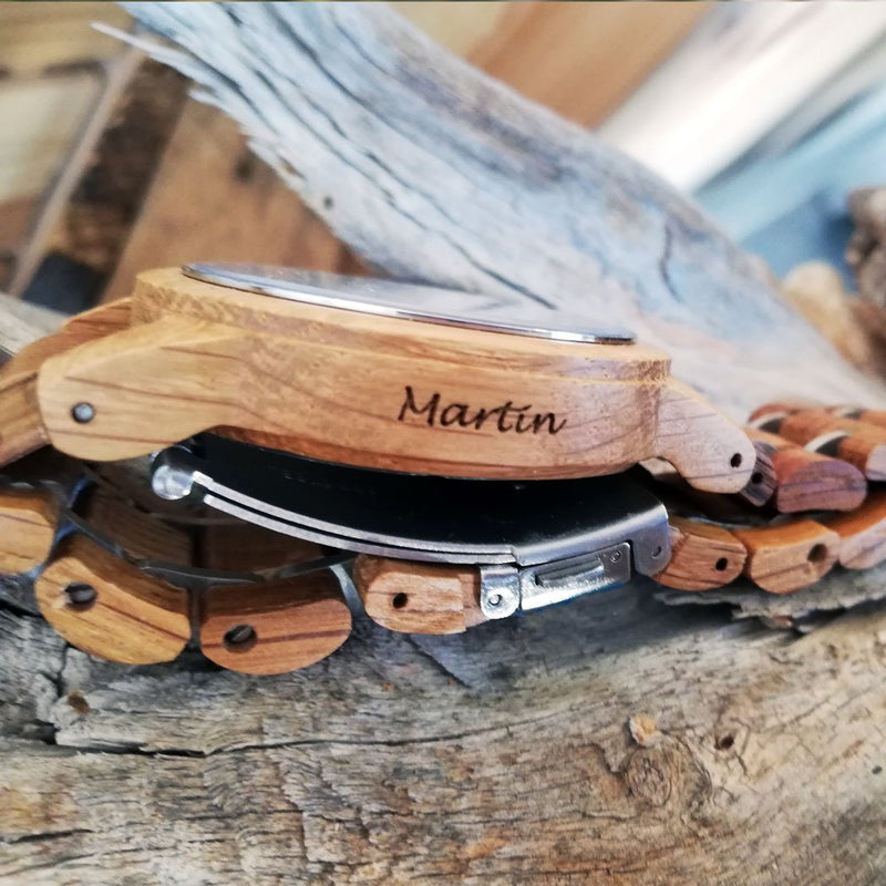 Waidzeit Holzuhr individuelle Gravur Armbanduhr Geschenk besonderes Geschenk personalisierungWaidzeit Gravur Wunschtext Personalisierung persönliches Geschenk Individuelles Geschenk Austrian Design
